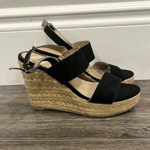 Black wedges